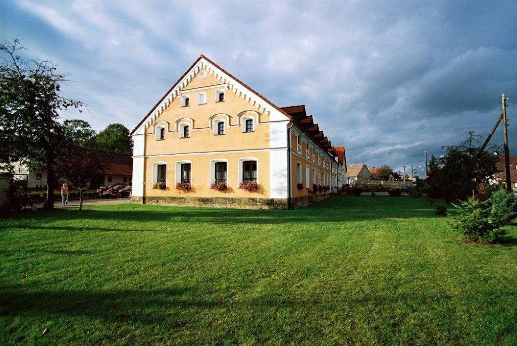 Pension U Svateho Jana Hradec Králové Exterior foto